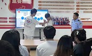 电子信息工程学院组织学生参加“民族团结一家亲，法治教育共成长”宣讲活动