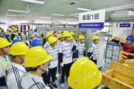 柳州市第六中学、一职校和二职校师生走进我校参加“职业教育活动周”体验活动