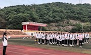  贸易与旅游管理学院举行升旗仪式暨“呵护生命，健康成长”主题教育活动